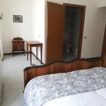 Residenza Santa Valeria Maison d'hôtes Caglio